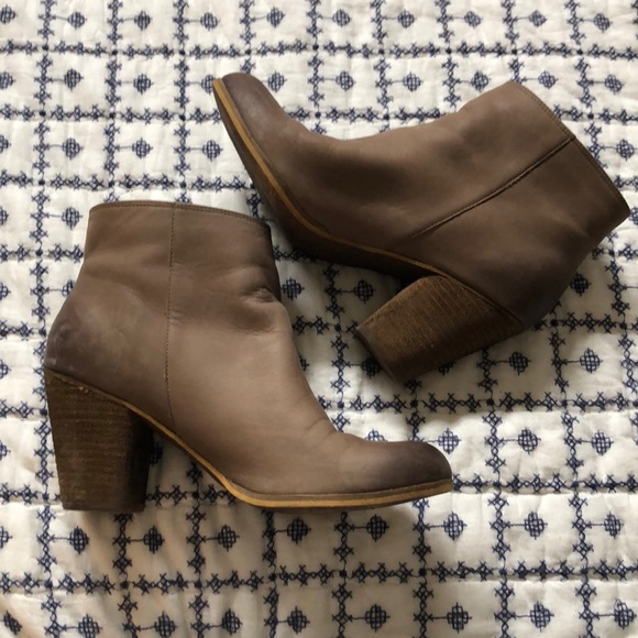 BP. Leather heeled booties - Picture 2 of 7